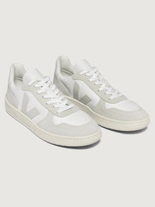 Veja | V-10 | White Natural Pierre