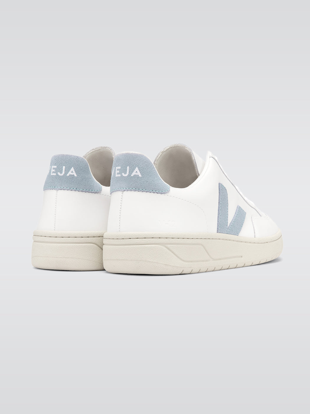 Veja | V-12 | Extra-White-Steel