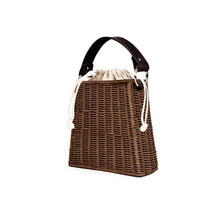 Lo | Brown