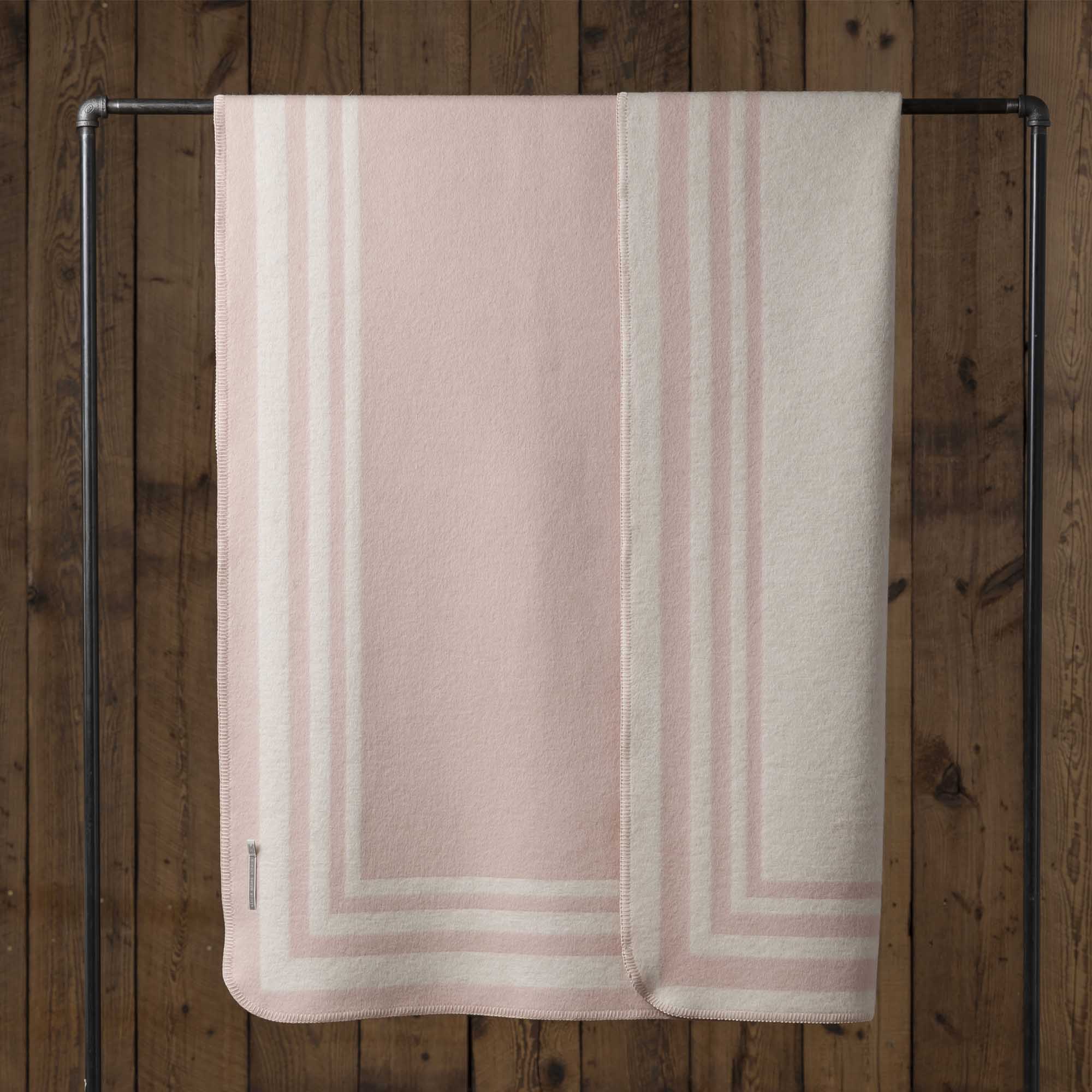 Montauk Throw | Pink Powder / Ivory