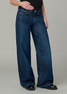 The Lou Lou Maternity Rendezvous – stylish and comfortable women's denim for maternity wear.