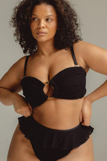 Tamarindo Ruffle Bikini Bottom | Black Crochet