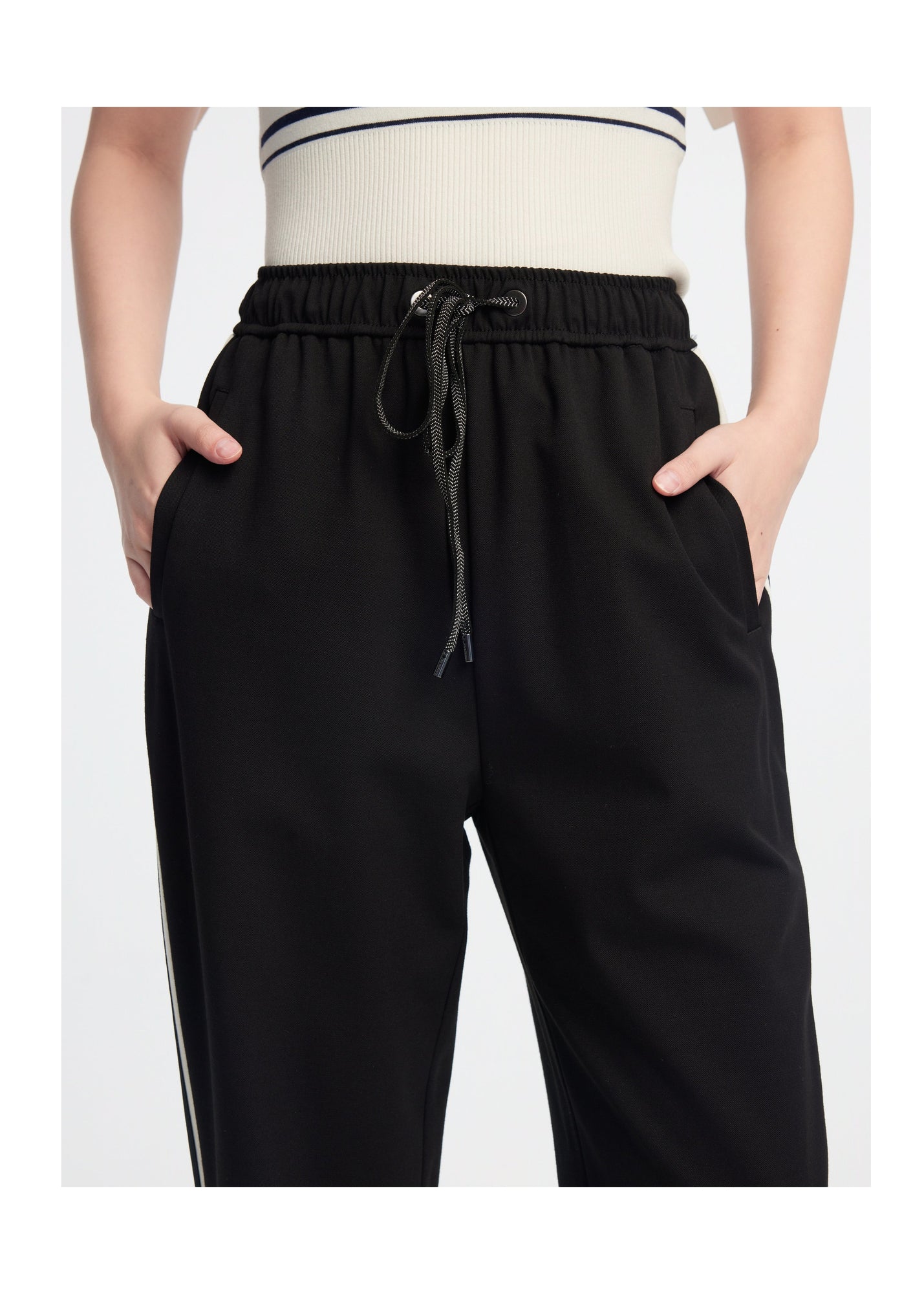 high-waisted tapered pants | Black