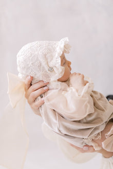 Ivory Lace Bonnet - Petite Maison Kids